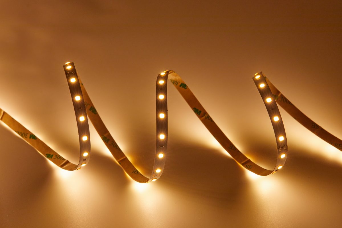 Kaip padaryti LED lemputes ryškesnes: KOSOOM Patarimai ir gudrybės – apie apšvietimą – 5050 juostelė