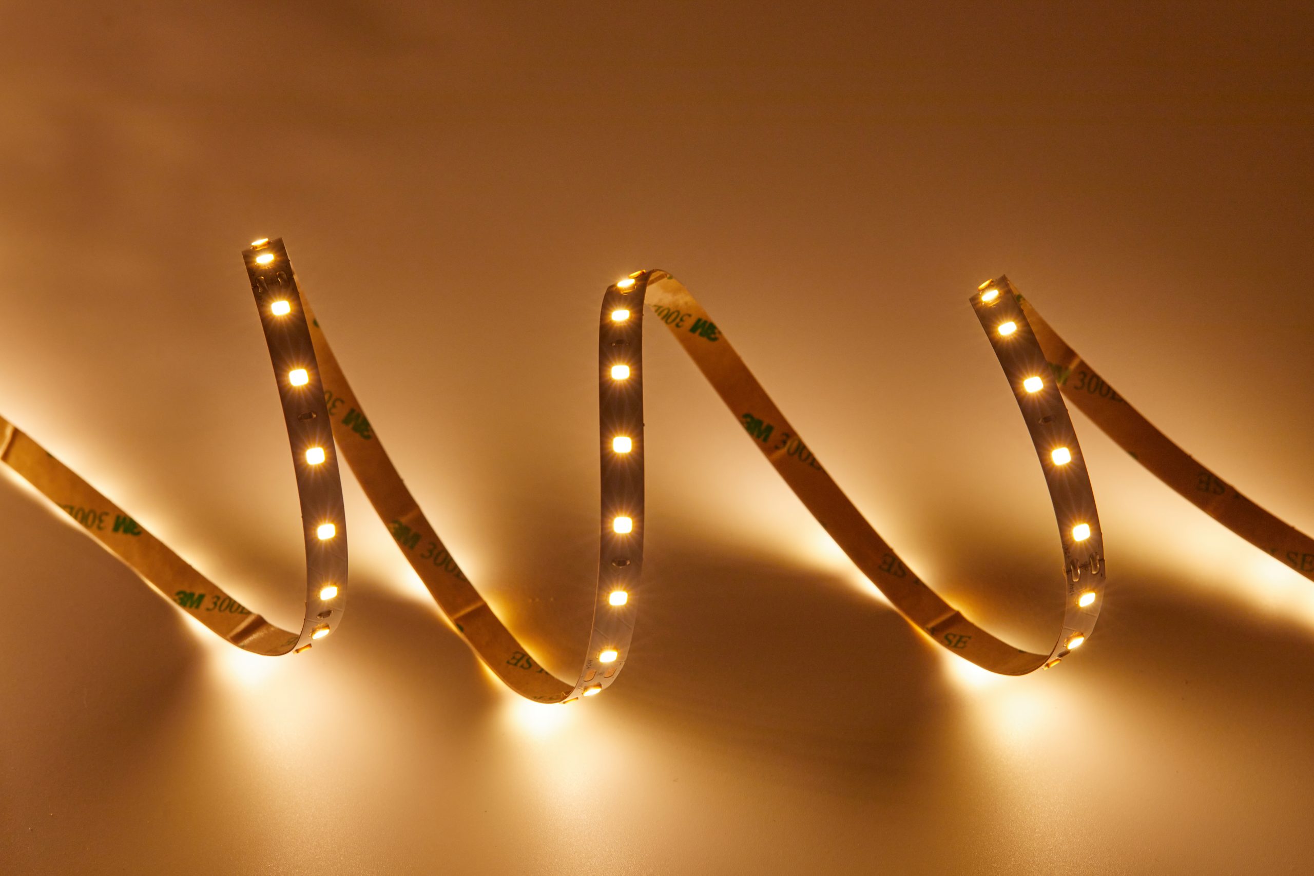So machen Sie LED-Leuchten heller: KOSOOM Tipps und Tricks zur Beleuchtung – 5050-Streifen