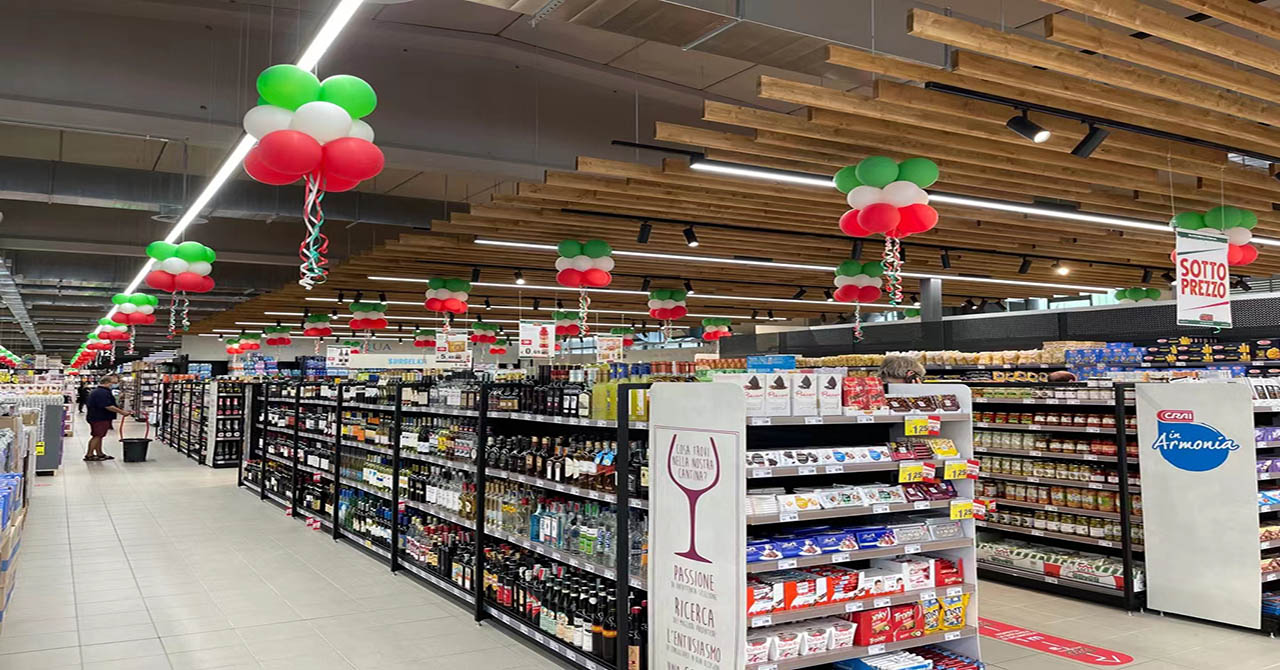 led track light in supermarket
