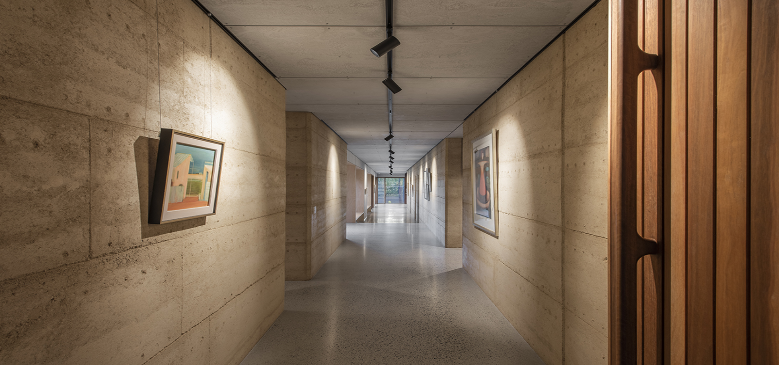 Corridor track lighting