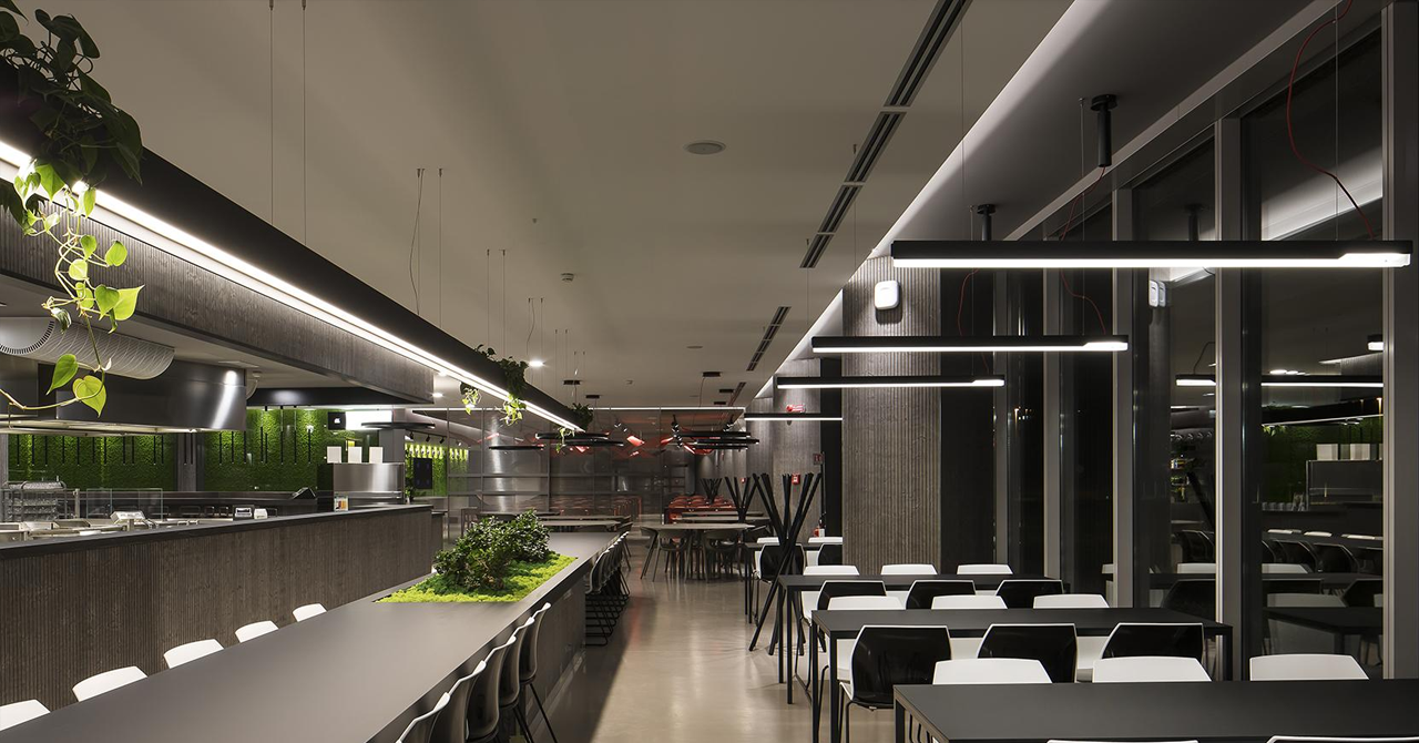 What are the benefits of linear lighting fixtures for restaurants?-About lighting